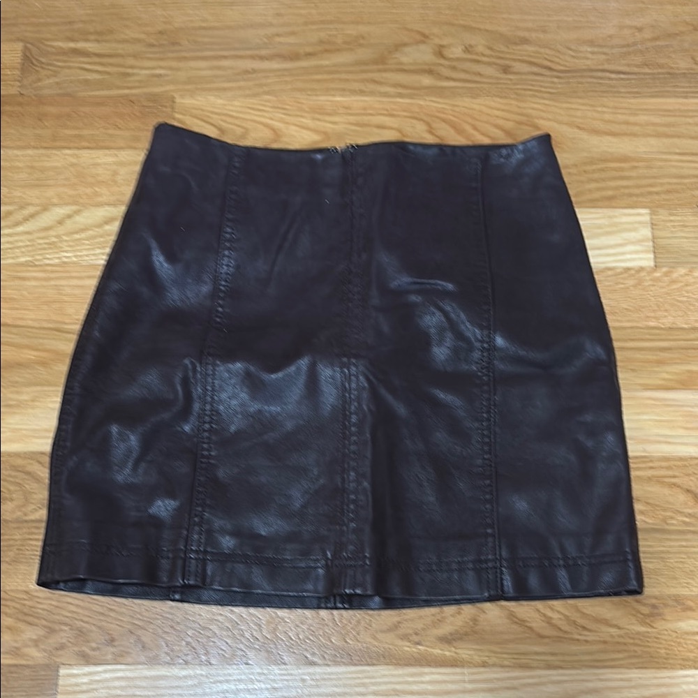 FREE PEOPLE dark brown leather fitted skirt